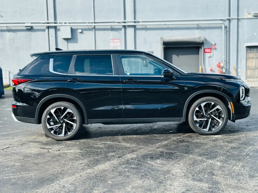 Florida Fine Cars - Used MITSUBISHI OUTLANDER 2024 MIAMI SE