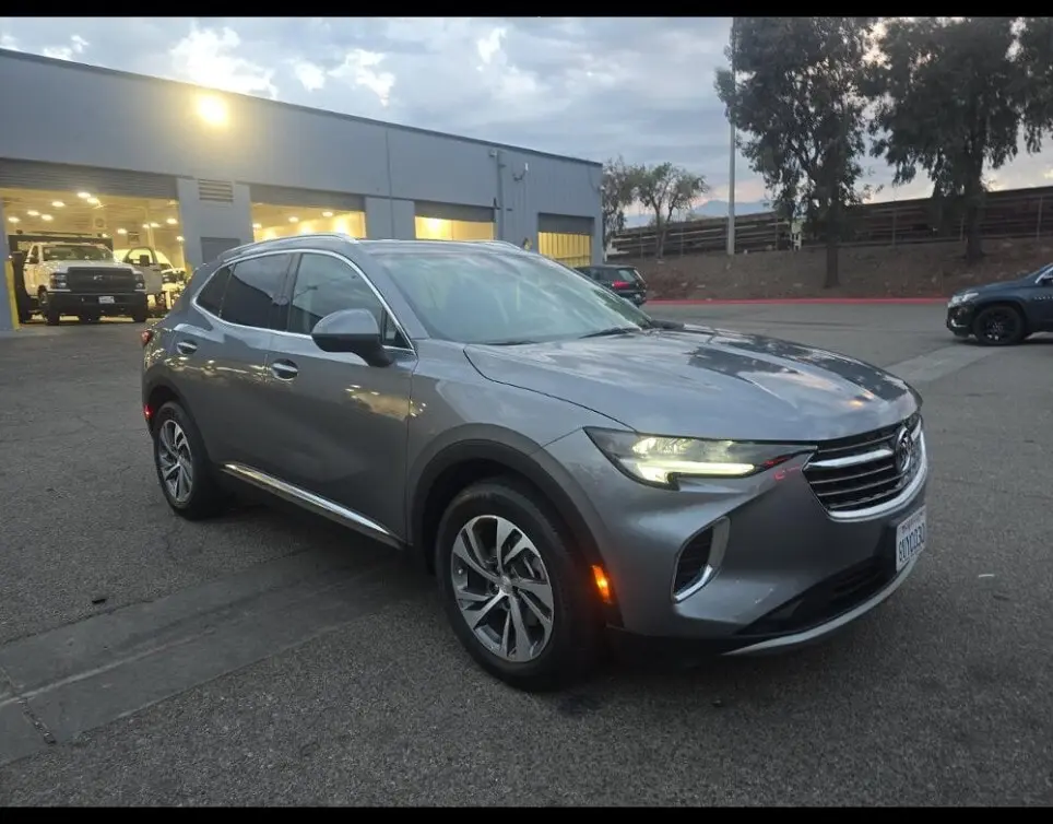 2021 Buick Envision Essence photo 3