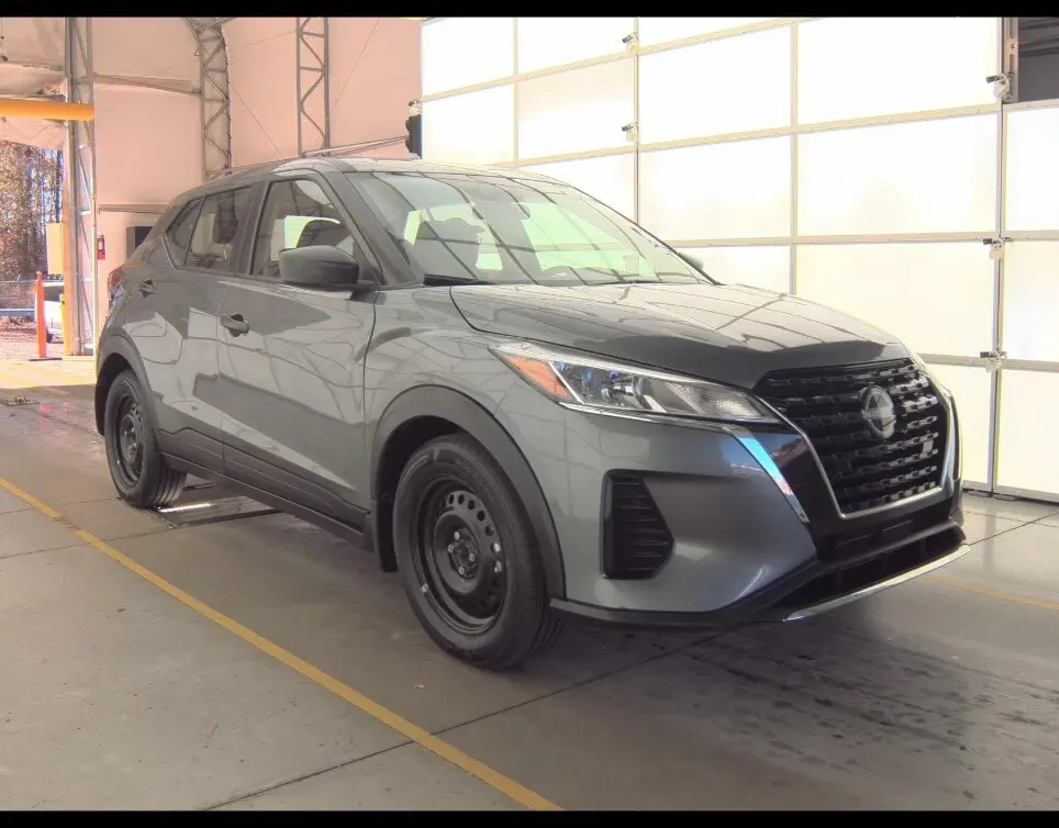 2024 Nissan Kicks S photo 4