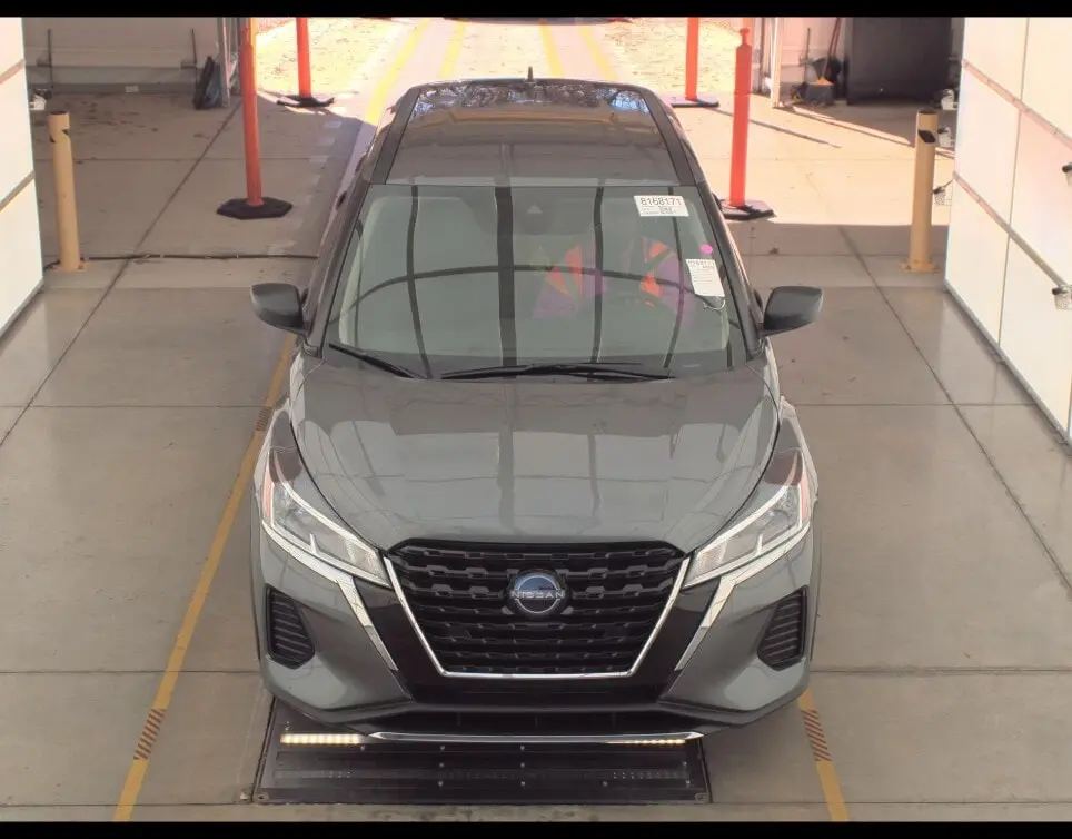 2024 Nissan Kicks S photo 2