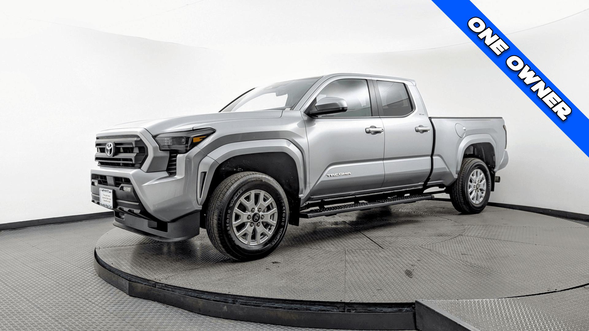 2024 Toyota Tacoma SR5's photo