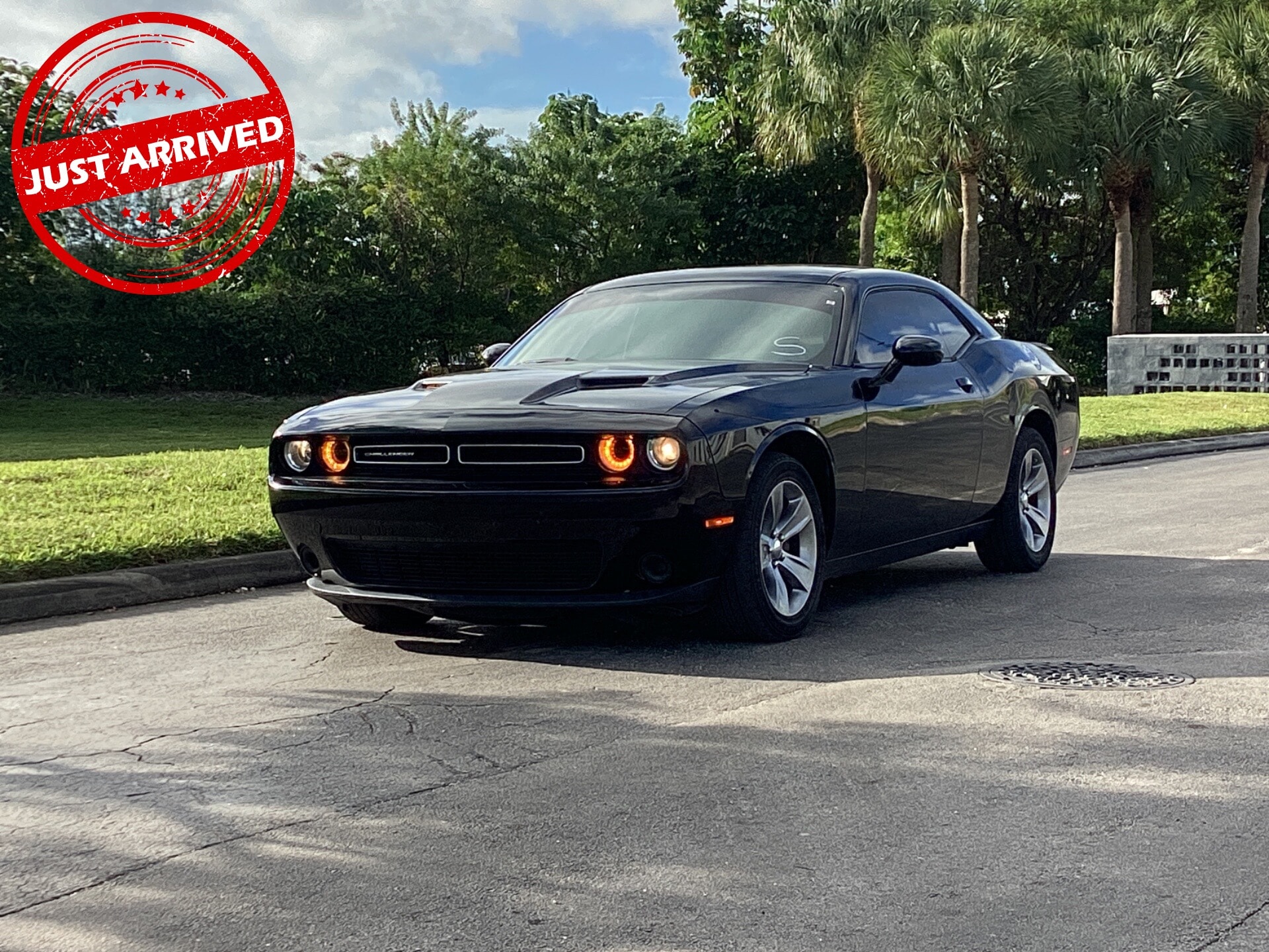 2019 Dodge Challenger SXT's photo