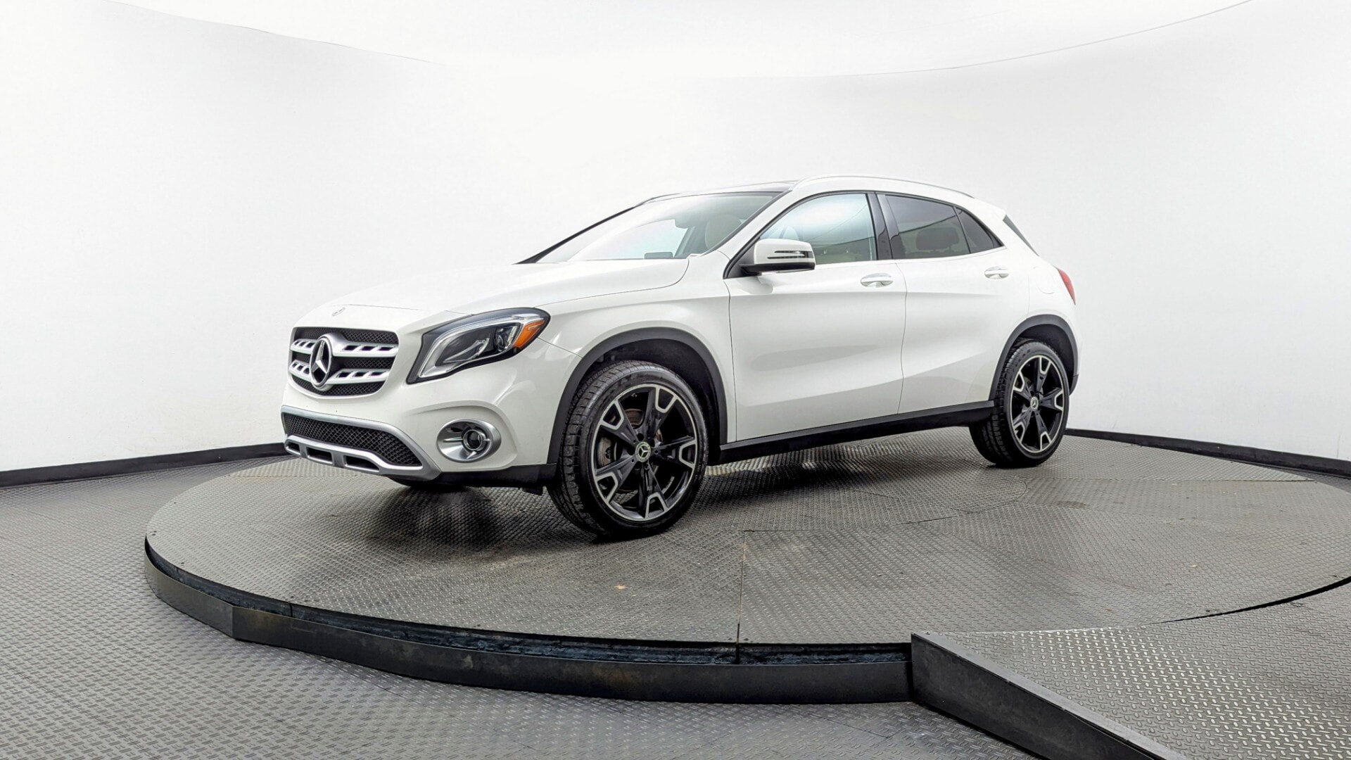 2019 Mercedes-Benz GLA-Class GLA250's photo
