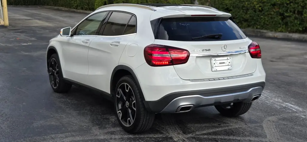2019 Mercedes Benz GLA 250 photo 3