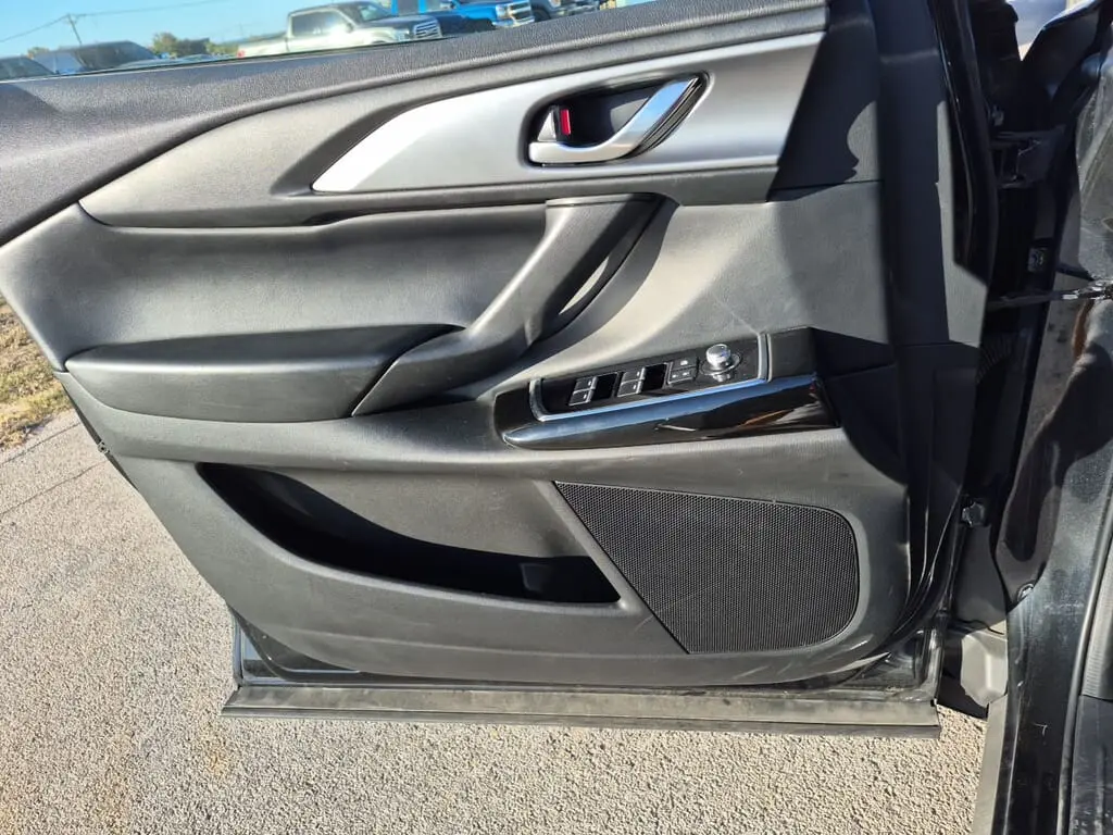 2023 Mazda CX-9 Touring photo 4