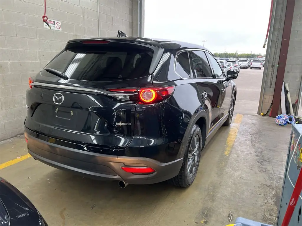 2023 Mazda CX-9 Touring photo 3