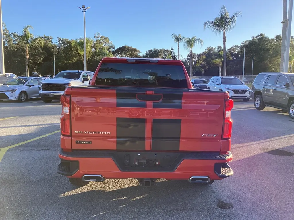 2021 Chevrolet Silverado 1500 RST photo 3