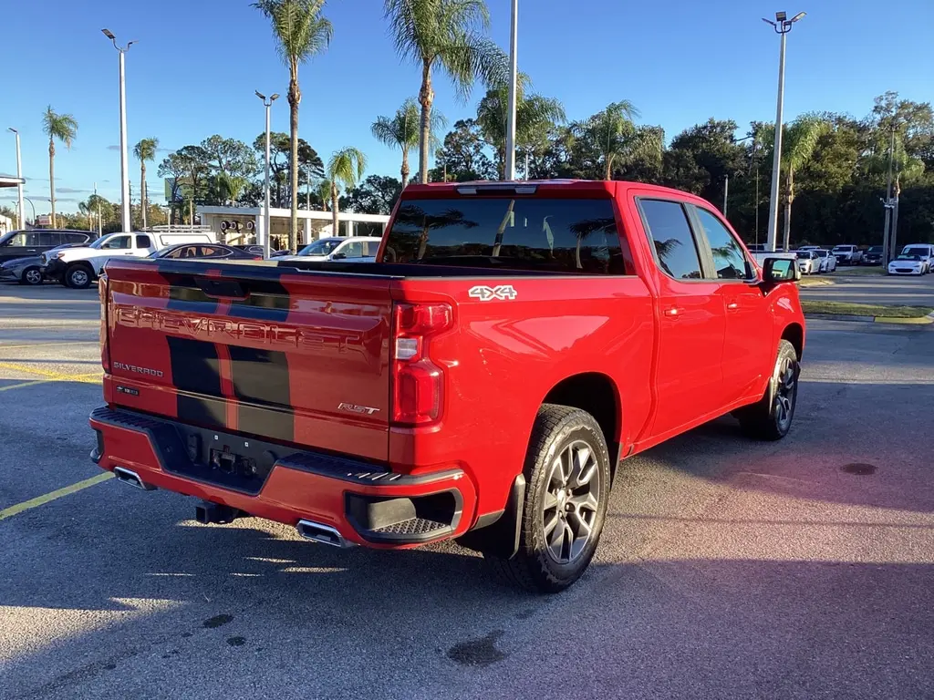 2021 Chevrolet Silverado 1500 RST photo 4