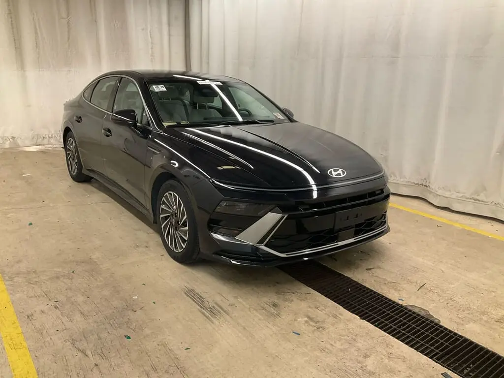 2024 Hyundai Sonata Hybrid SEL photo 2