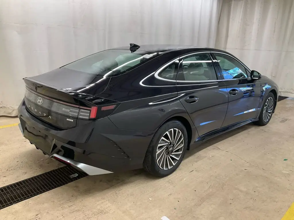 2024 Hyundai Sonata Hybrid SEL photo 3