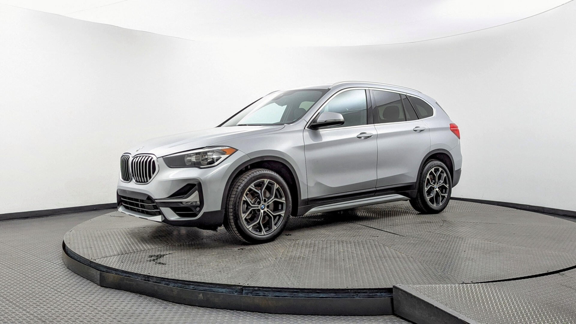 2020 BMW X1 28i's photo