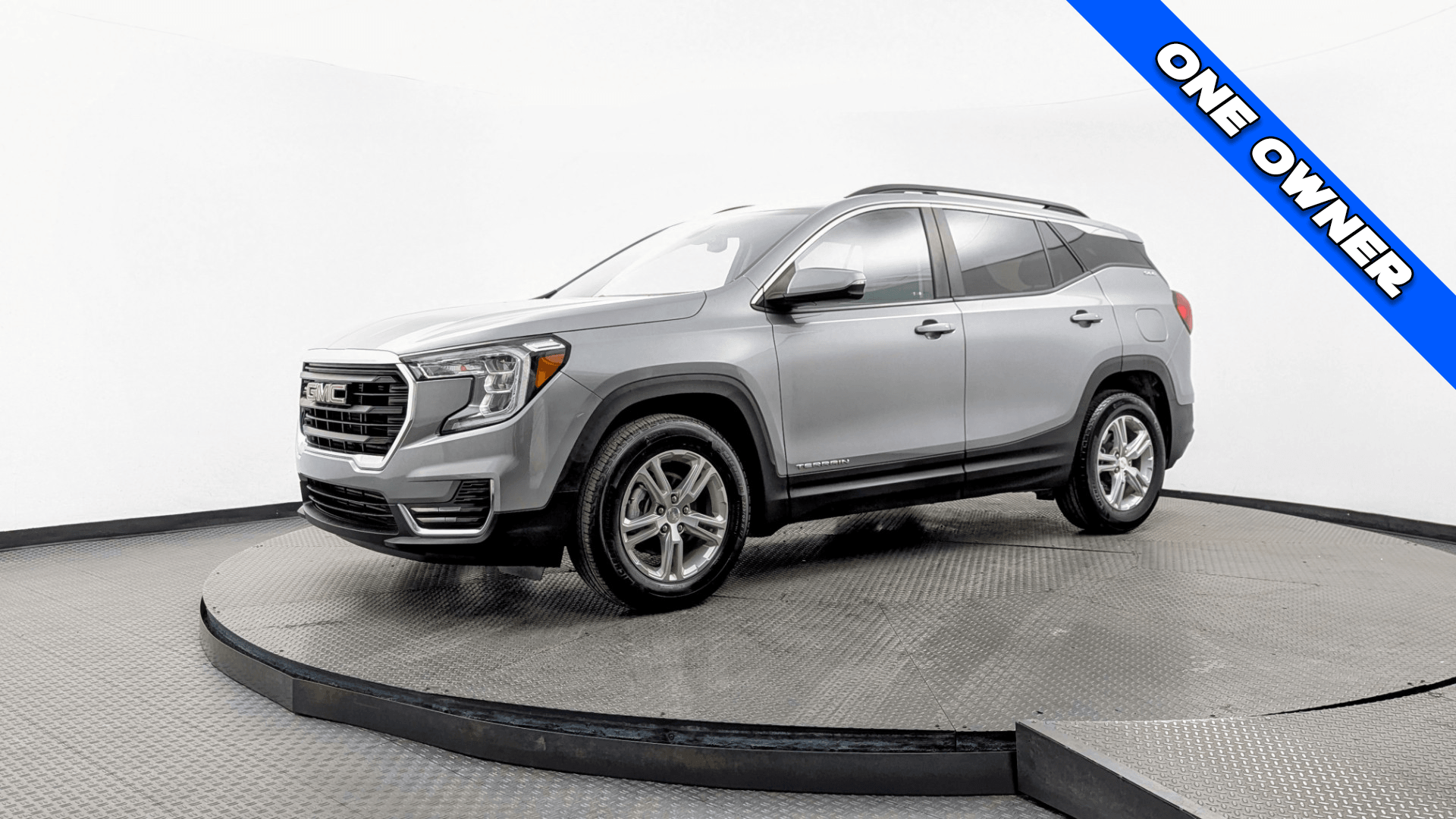 2023 GMC Terrain SLE's photo