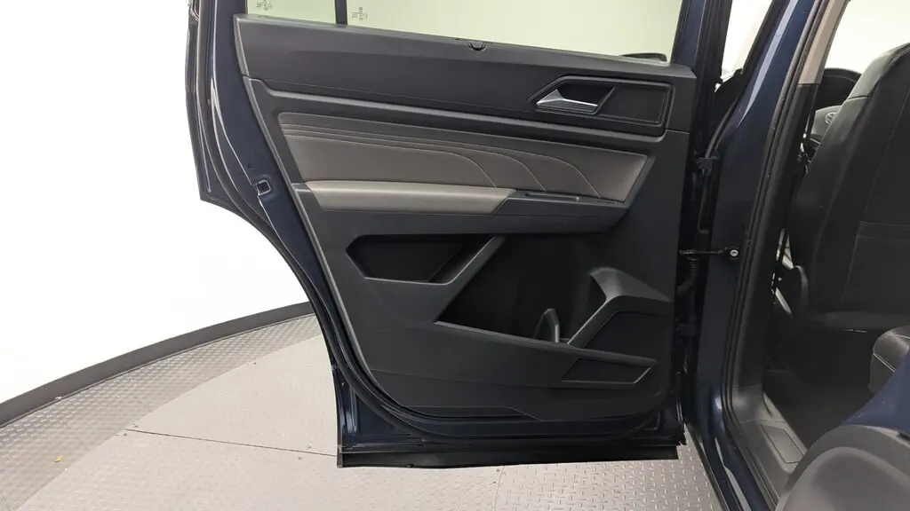 Florida Fine Cars - Used VOLKSWAGEN ATLAS 2021 WEST PALM 3.6L V6 SE W/TECHNOLOGY