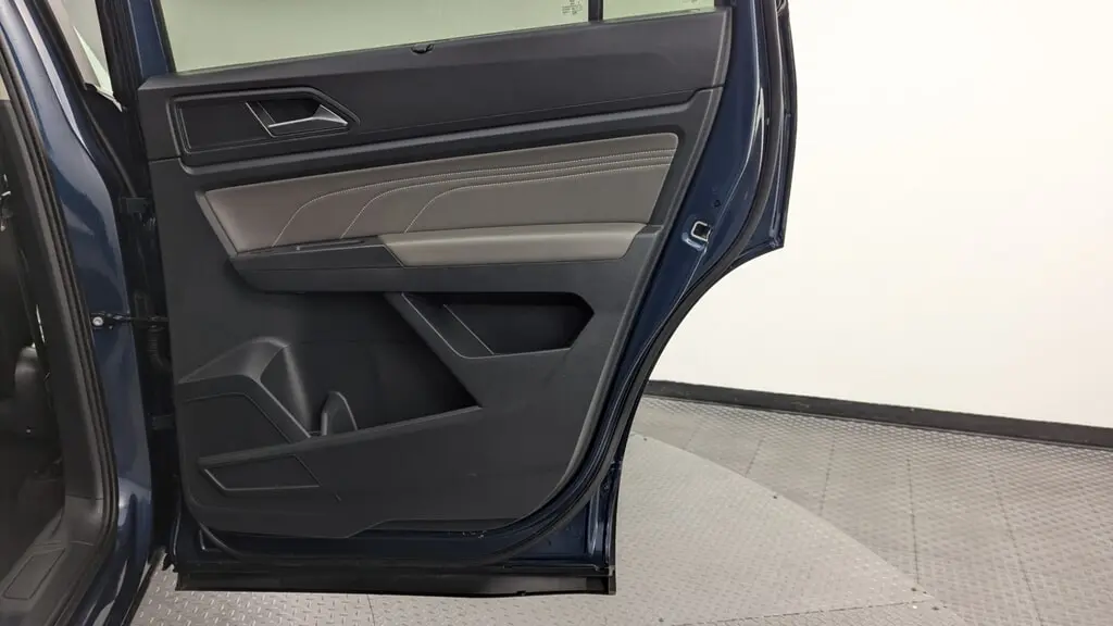 Florida Fine Cars - Used VOLKSWAGEN ATLAS 2021 WEST PALM 3.6L V6 SE W/TECHNOLOGY