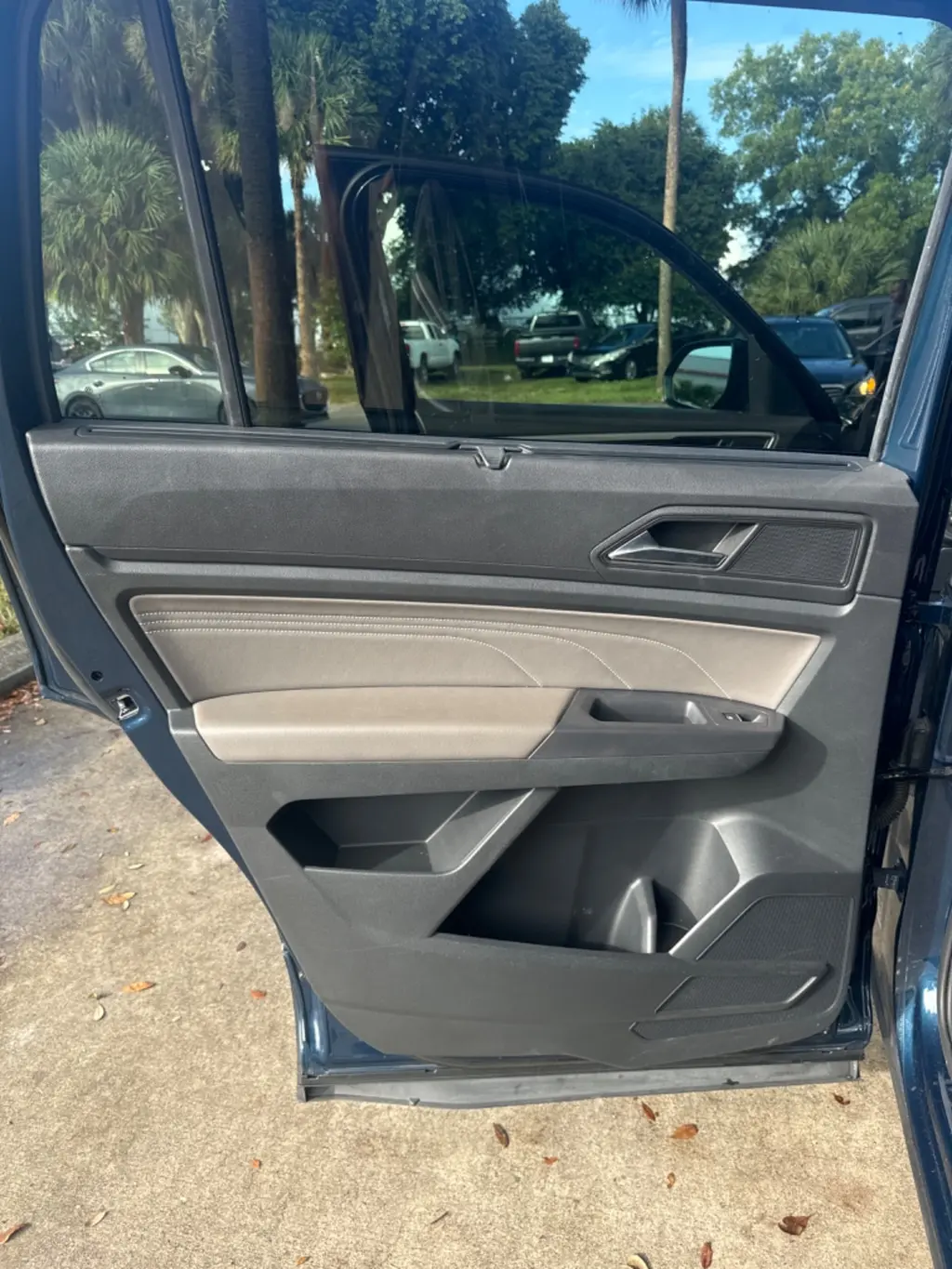 Florida Fine Cars - Used VOLKSWAGEN ATLAS 2021 WEST PALM 3.6L V6 SE W/TECHNOLOGY