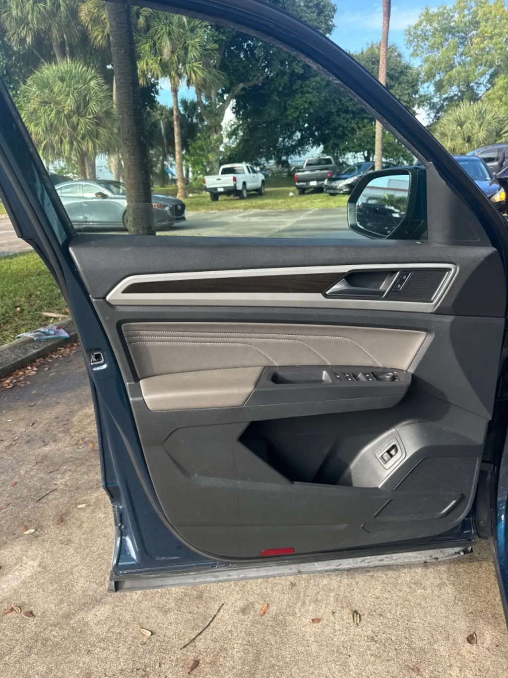 Florida Fine Cars - Used VOLKSWAGEN ATLAS 2021 WEST PALM 3.6L V6 SE W/TECHNOLOGY