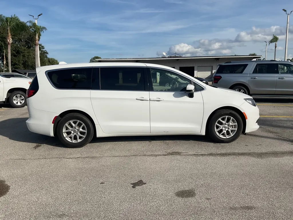 Florida Fine Cars - Used CHRYSLER VOYAGER 2020 ORLANDO LX