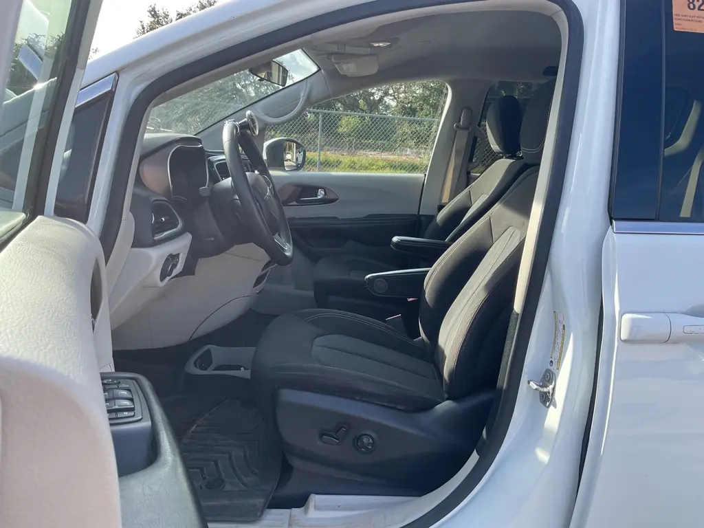 Florida Fine Cars - Used CHRYSLER VOYAGER 2020 ORLANDO LX