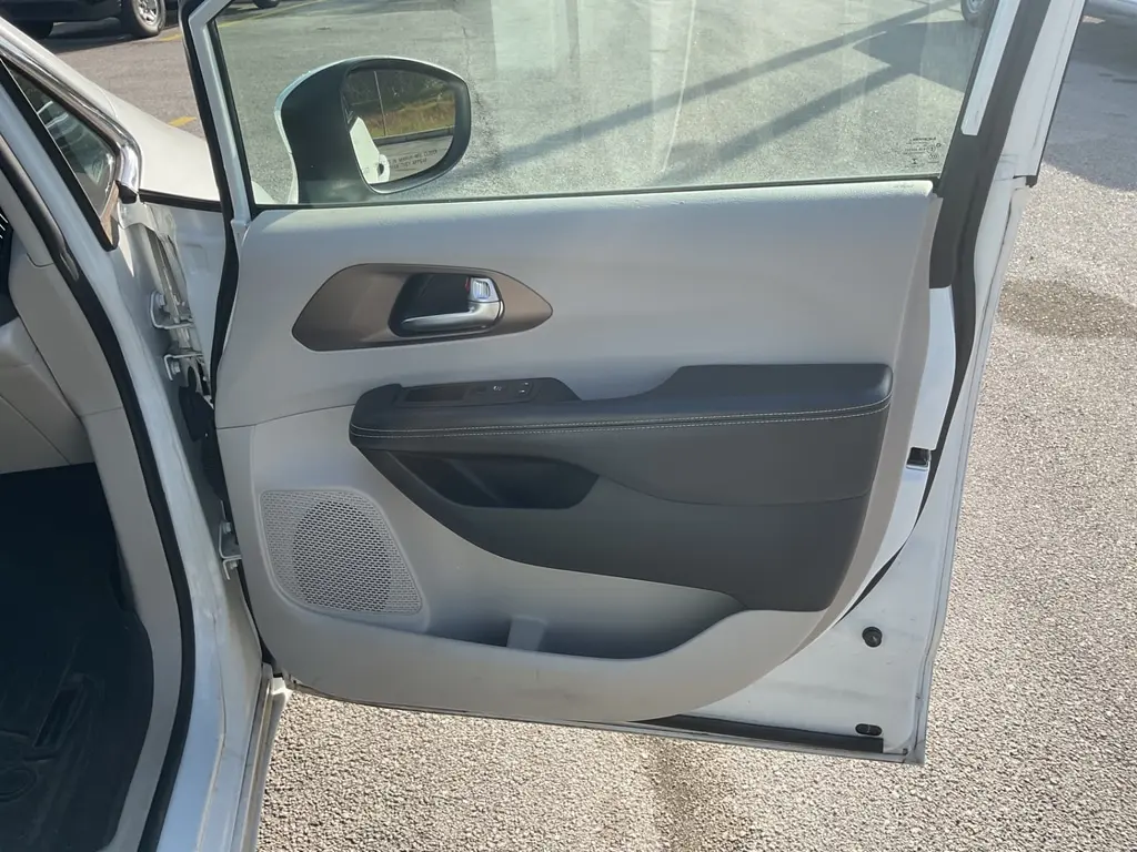 Florida Fine Cars - Used CHRYSLER VOYAGER 2020 ORLANDO LX