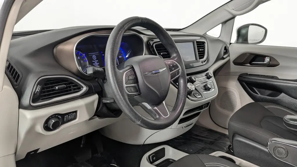 Florida Fine Cars - Used CHRYSLER VOYAGER 2020 ORLANDO LX