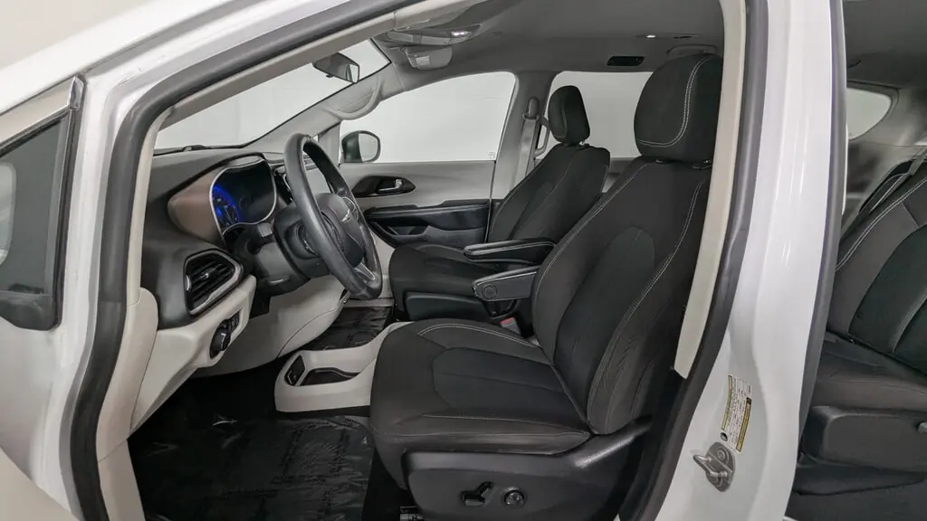 Florida Fine Cars - Used CHRYSLER VOYAGER 2020 ORLANDO LX