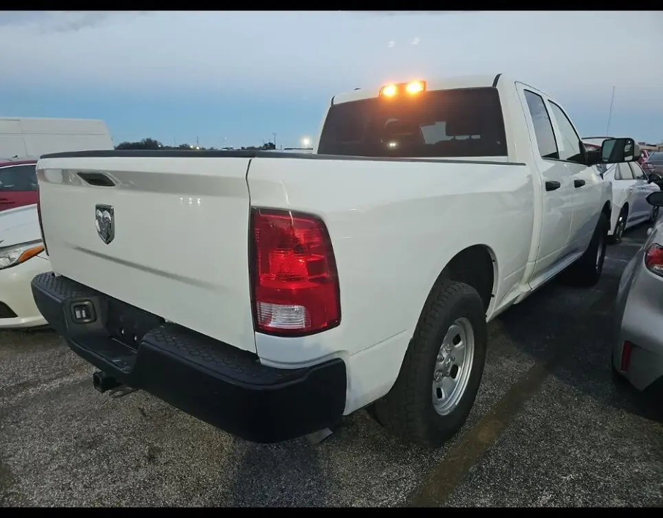 2022 Ram 1500 Classic Tradesman photo 3