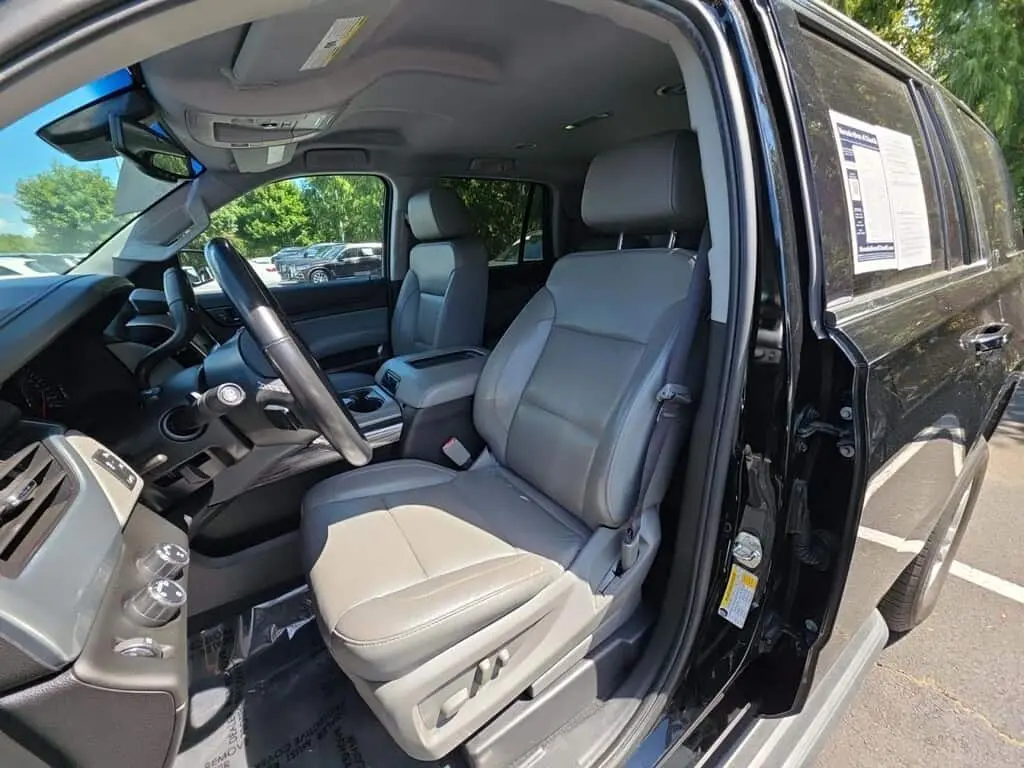 2019 Chevrolet Tahoe LT photo 4