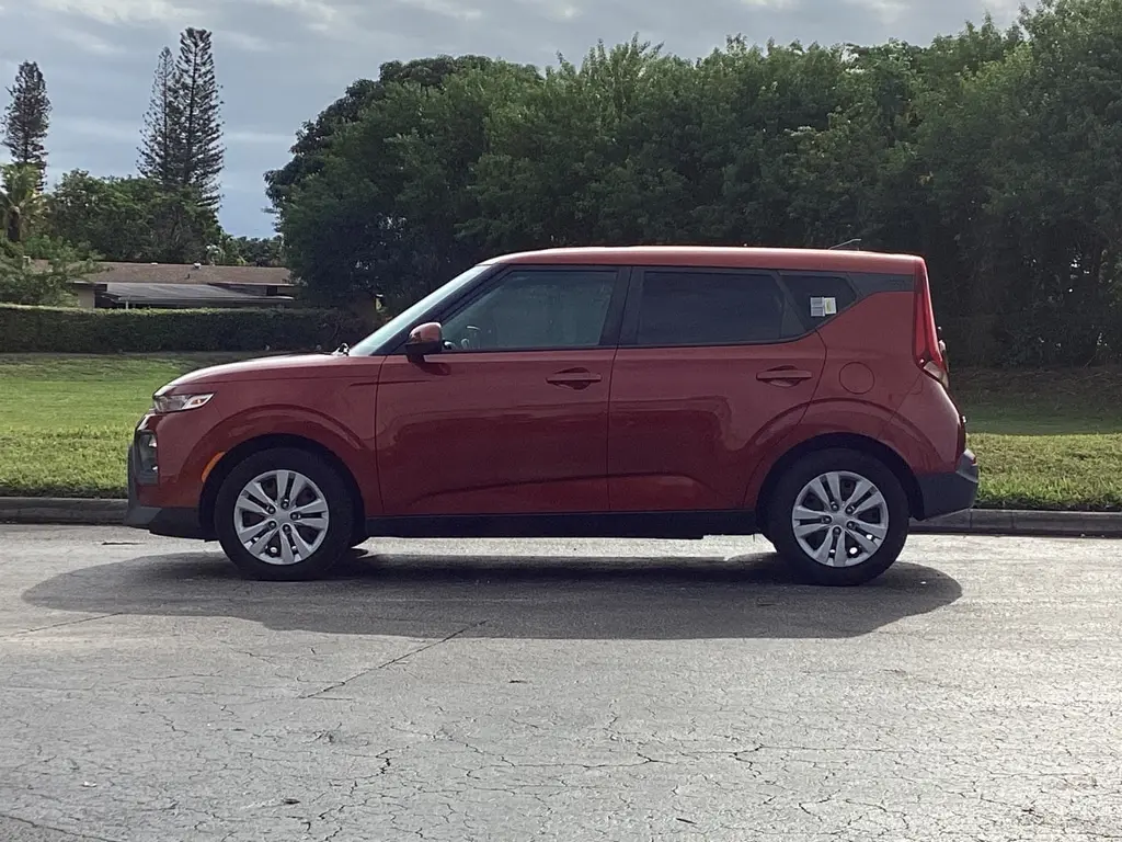 2020 Kia Soul LX S X-Line photo 2
