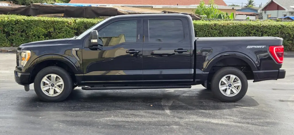 2023 Ford F-150 XL photo 2