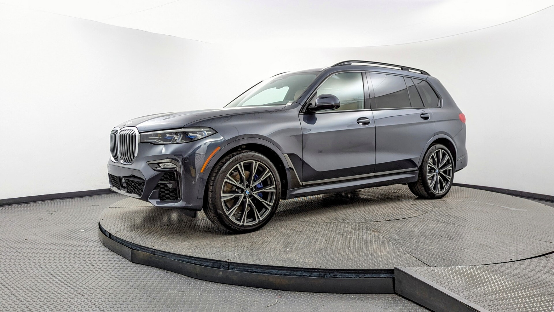 2019 BMW X7 50i's photo