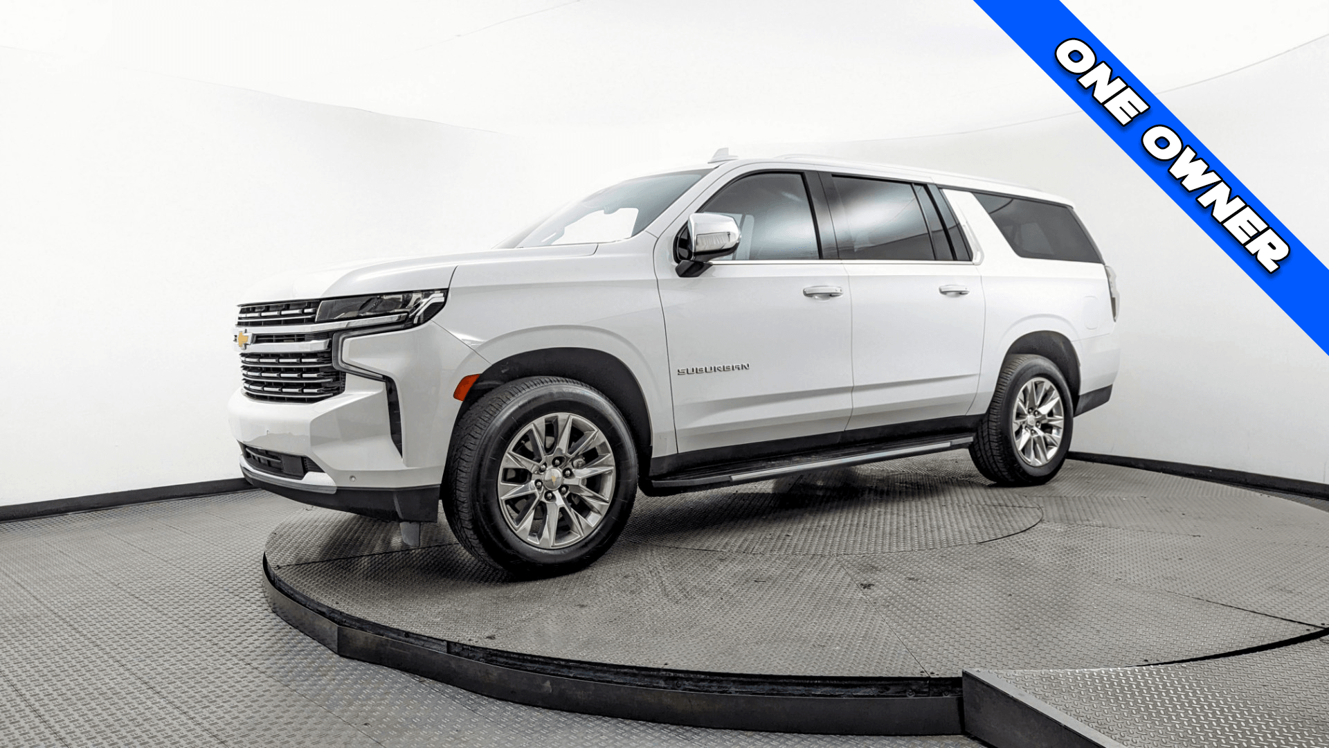 2023 Chevrolet Suburban Premier's photo