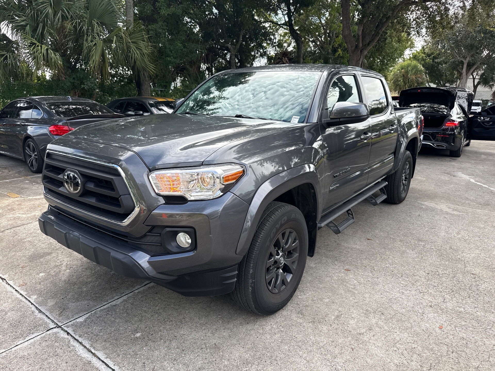 2022 Toyota Tacoma SR5's photo