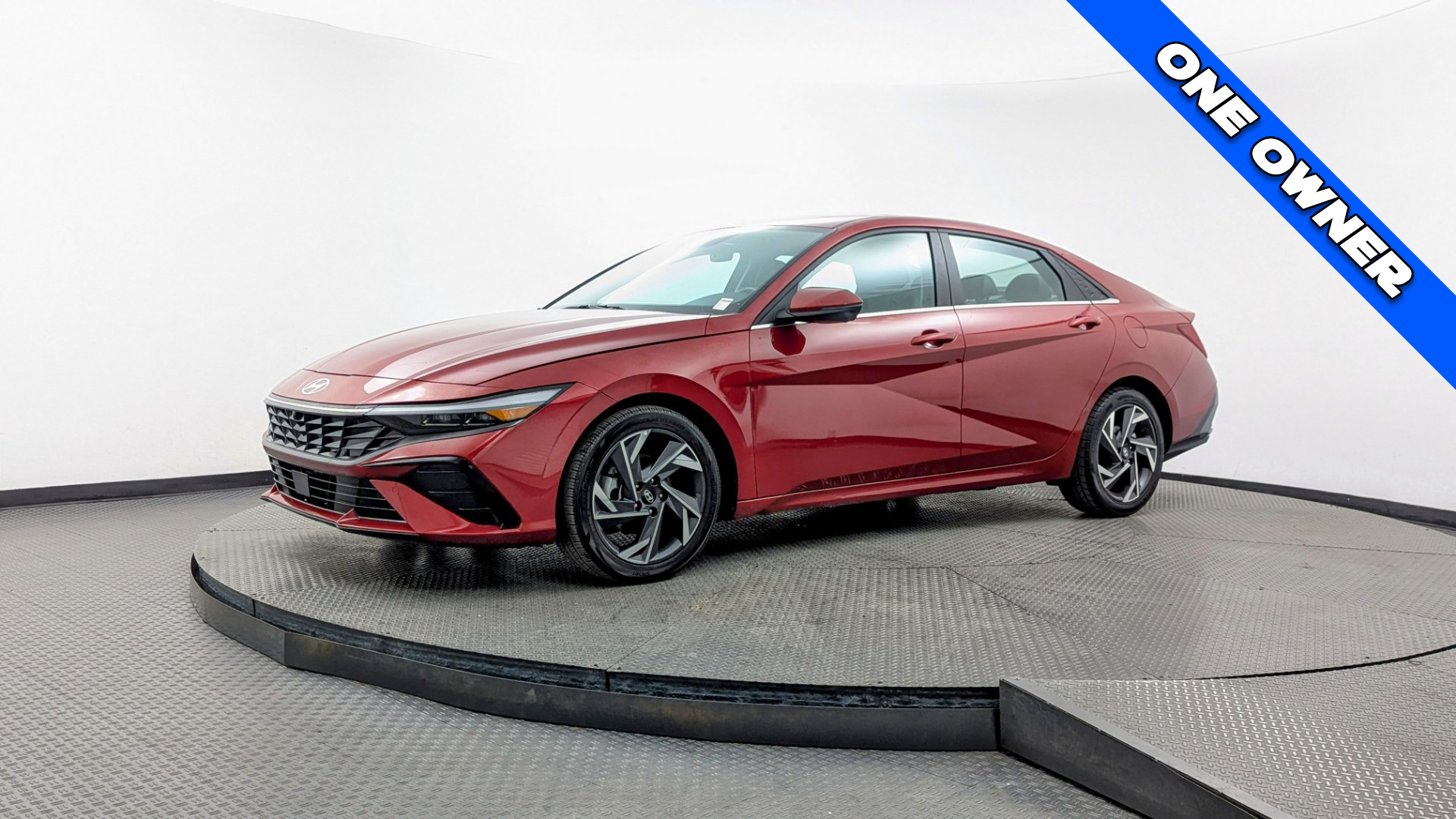 2024 Hyundai Elantra Limited's photo