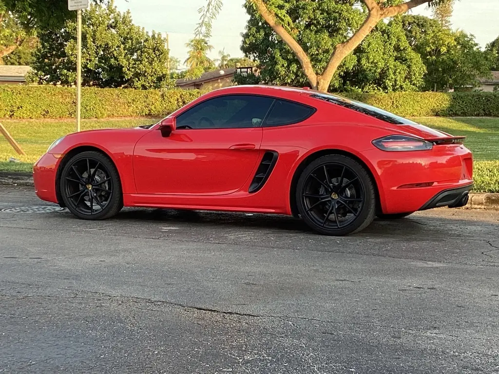 2018 Porsche Cayman photo 4