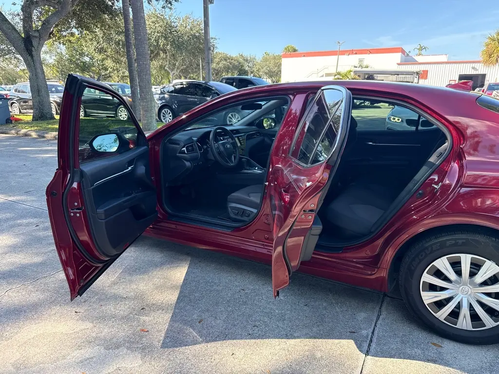 Florida Fine Cars - Used TOYOTA CAMRY 2020 WEST PALM HYBRID LE
