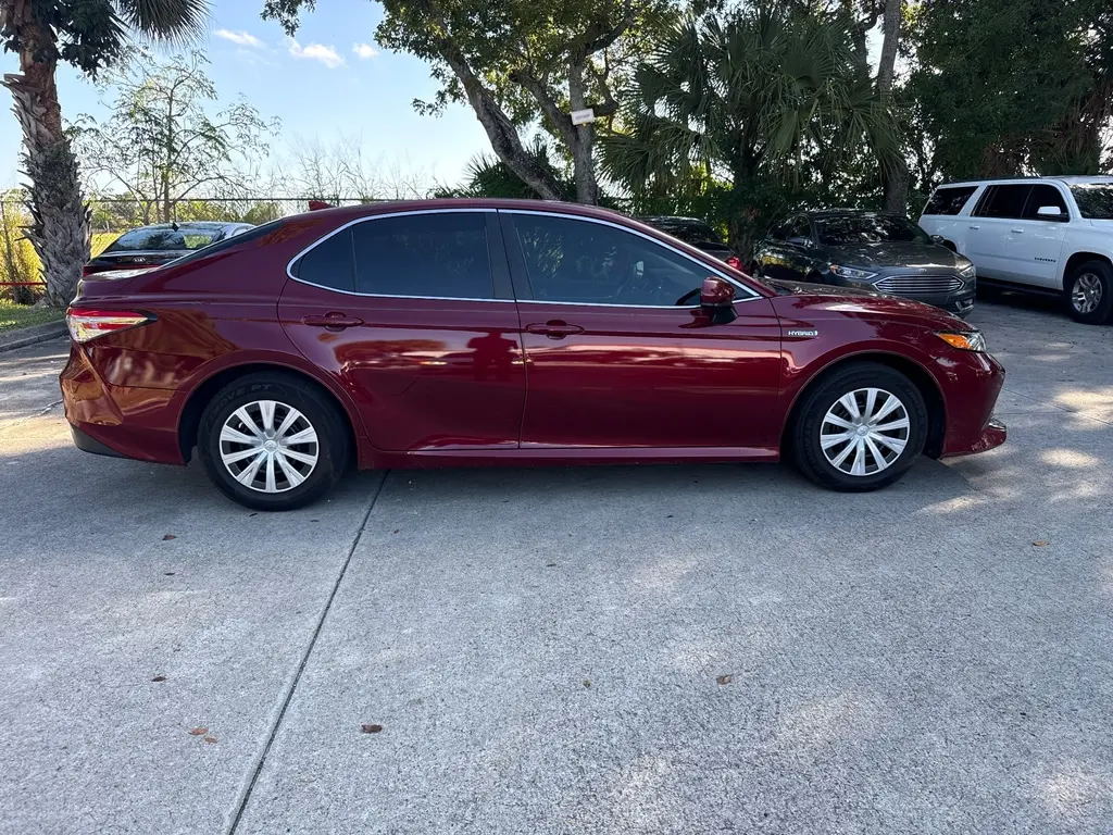 Florida Fine Cars - Used TOYOTA CAMRY 2020 WEST PALM HYBRID LE