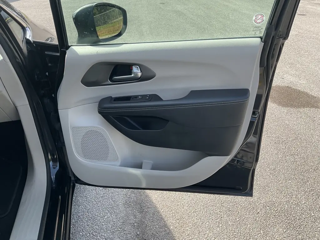 Florida Fine Cars - Used CHRYSLER PACIFICA 2023 ORLANDO TOURING L