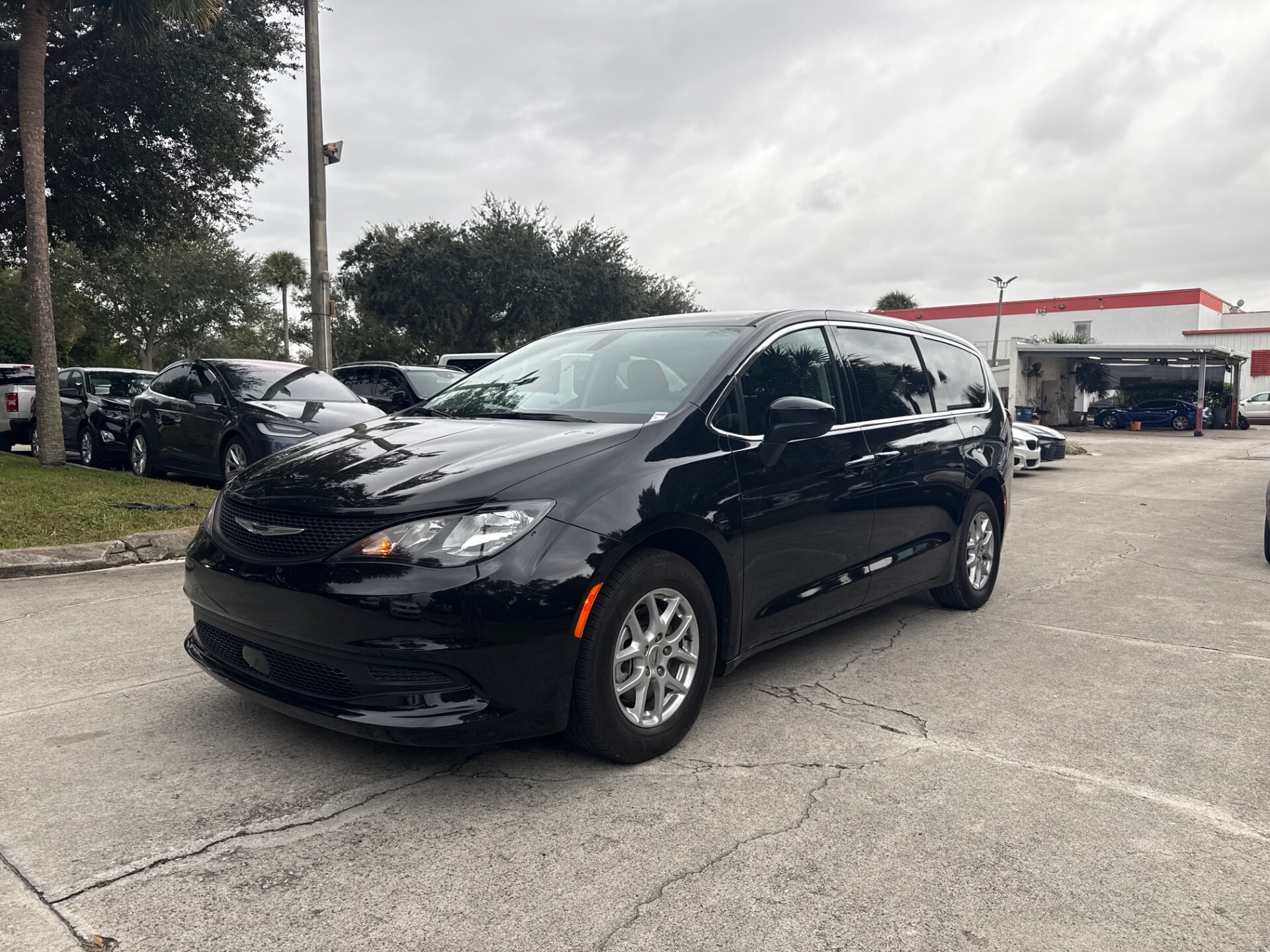 2022 CHRYSLER VOYAGERLX's photo