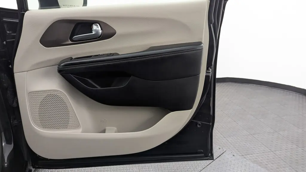 Florida Fine Cars - Used CHRYSLER VOYAGER 2022 WEST PALM LX