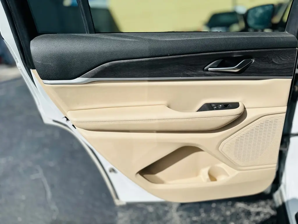 Florida Fine Cars - Used JEEP GRAND CHEROKEE L 2023 MIAMI LIMITED