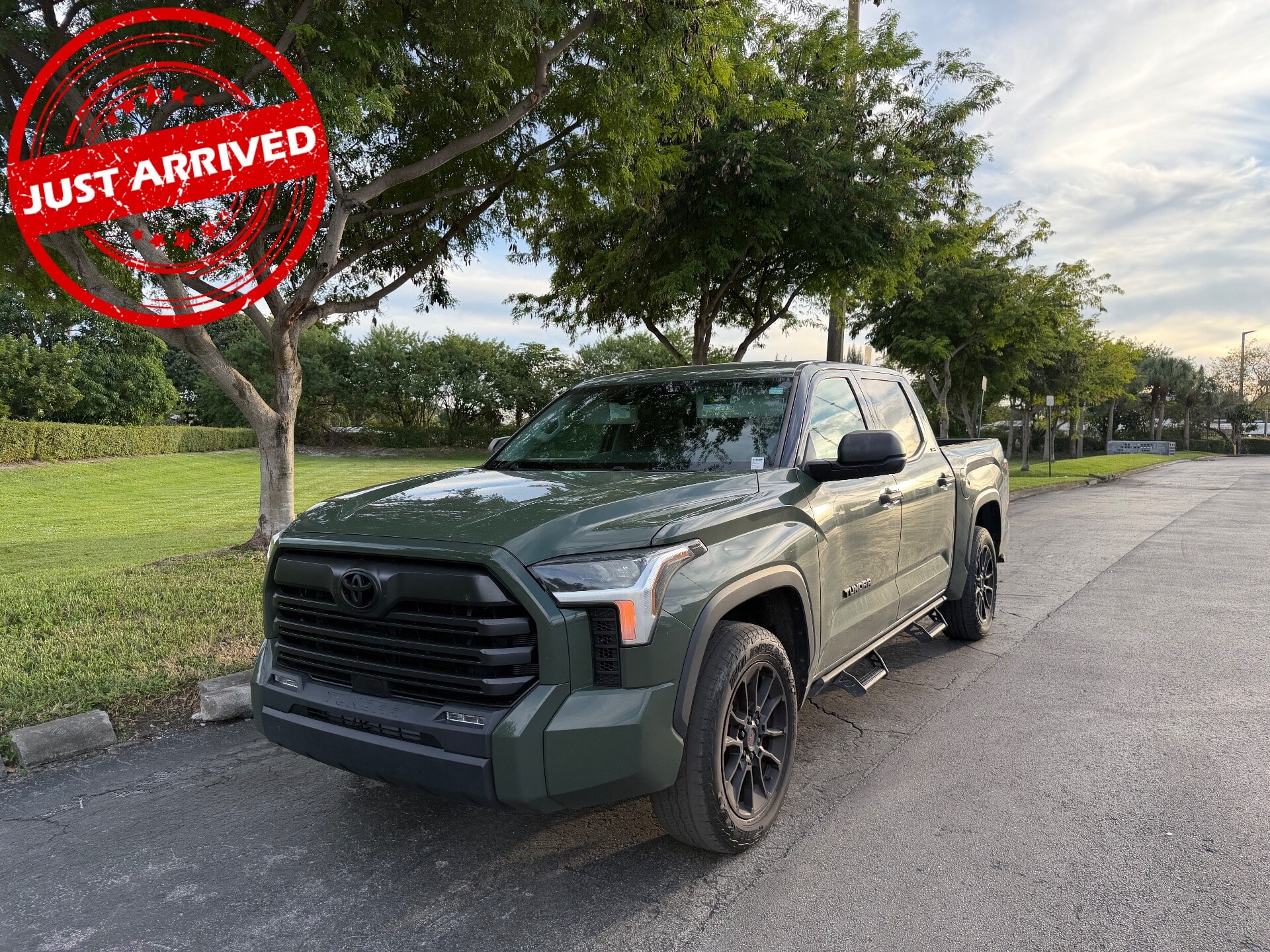 2023 Toyota Tundra SR5's photo