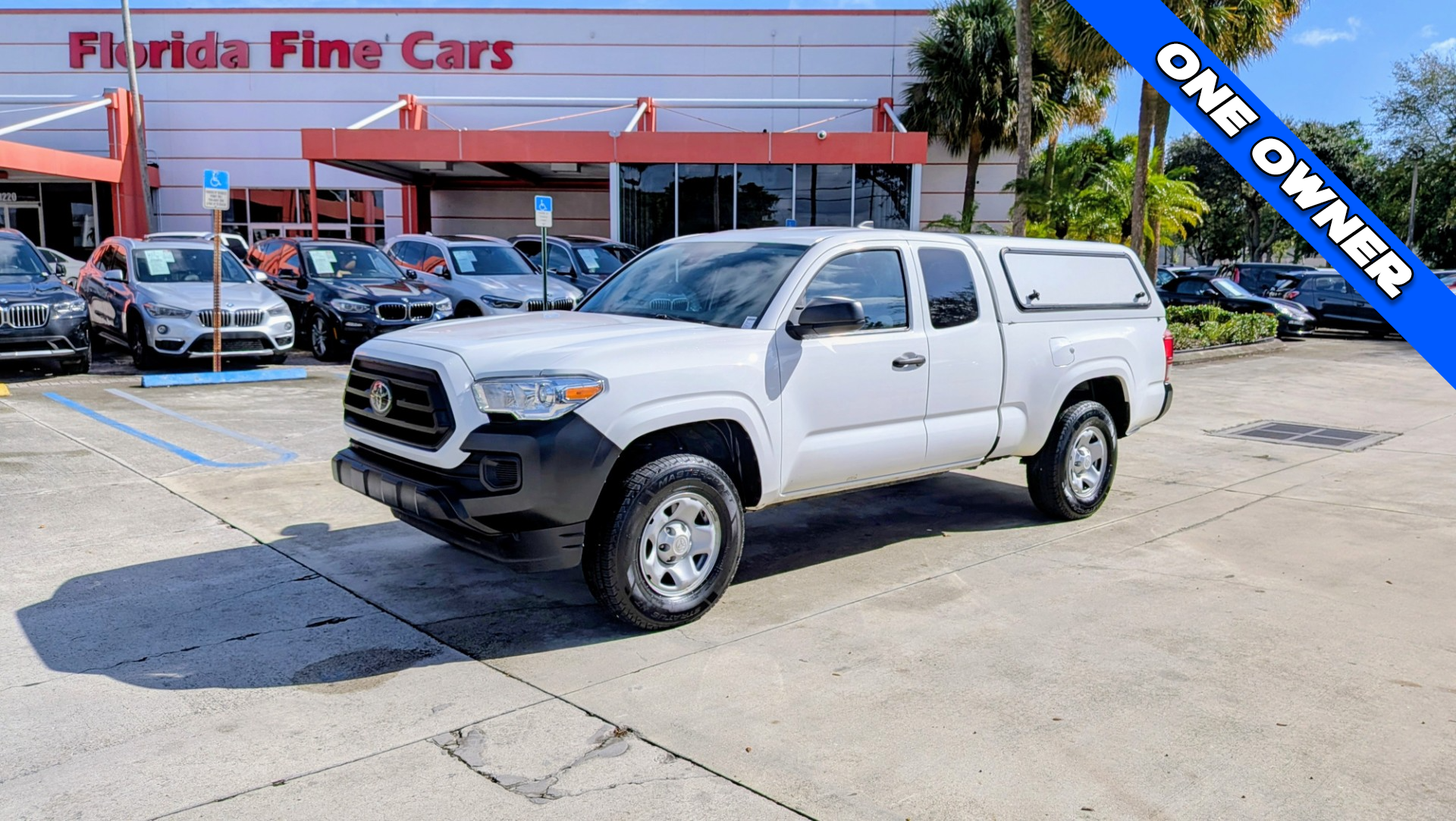 2020 Toyota Tacoma SR's photo