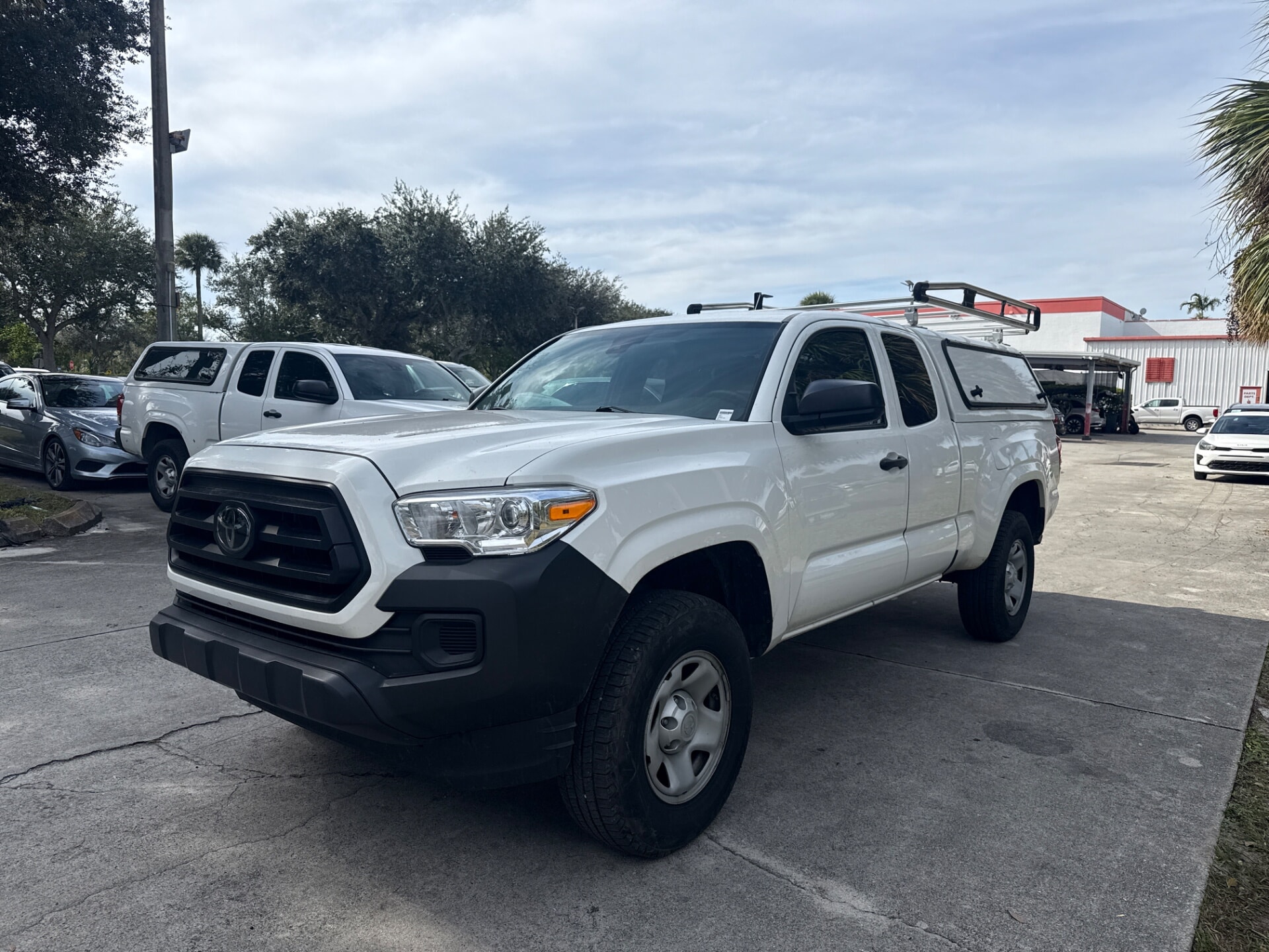 2022 Toyota Tacoma SR's photo