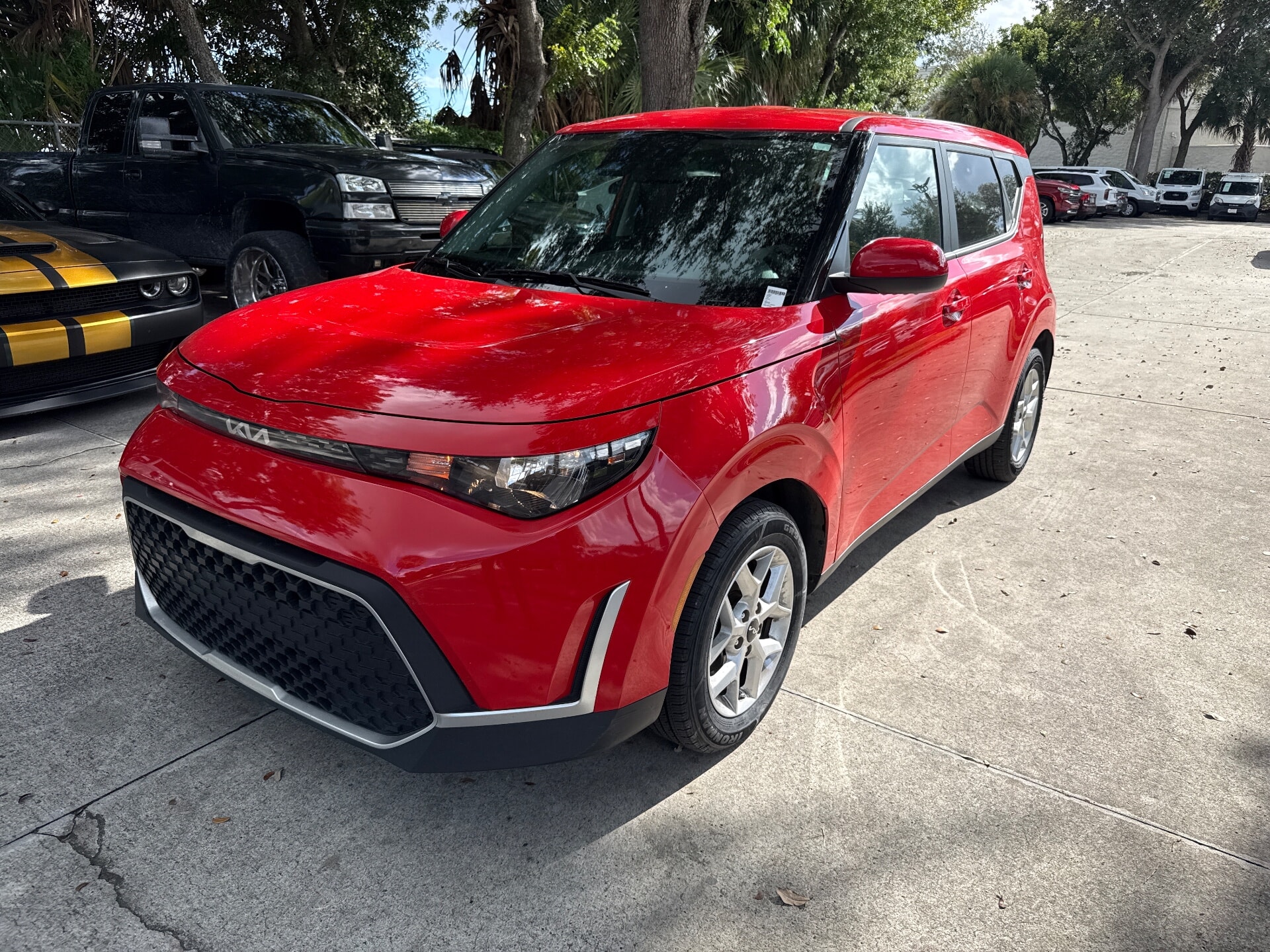 2025 Kia Soul LX's photo