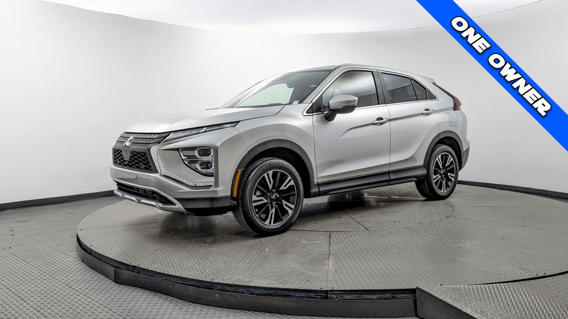 2024 Mitsubishi Eclipse Cross SE's photo