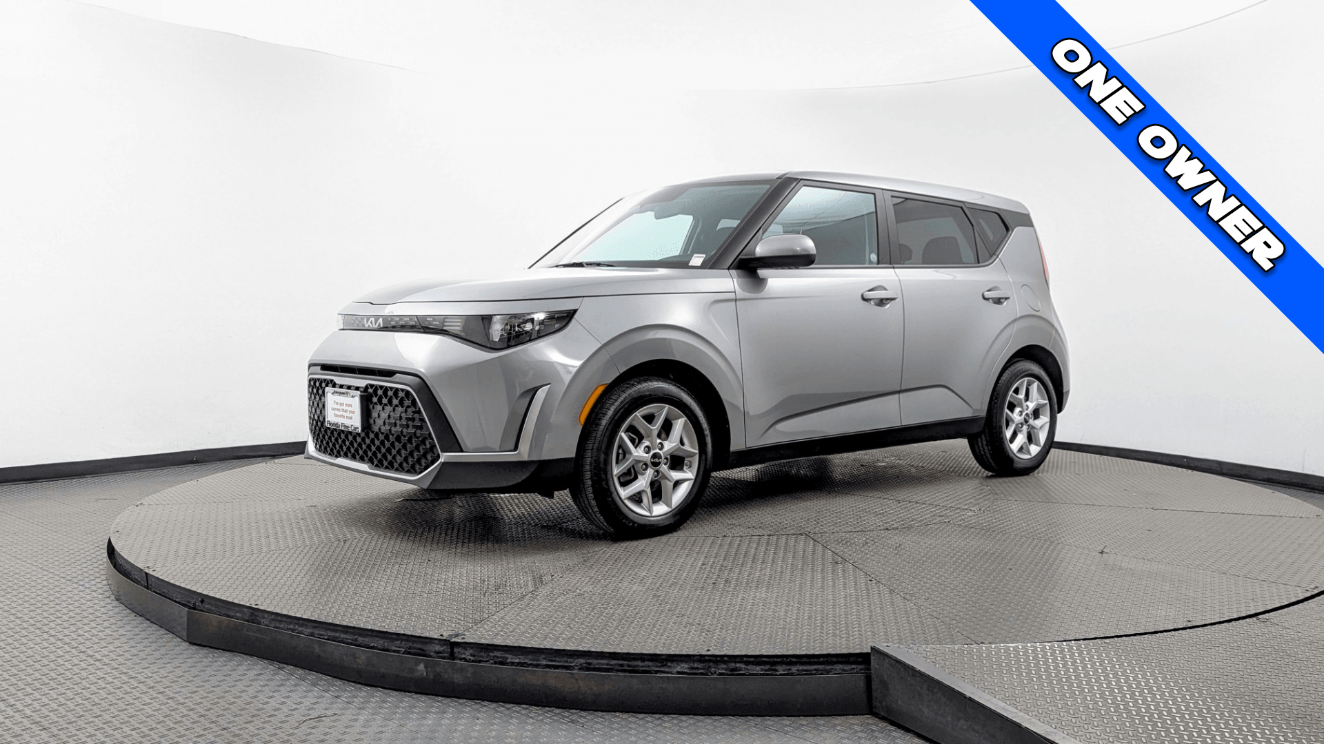 2023 Kia Soul LX's photo