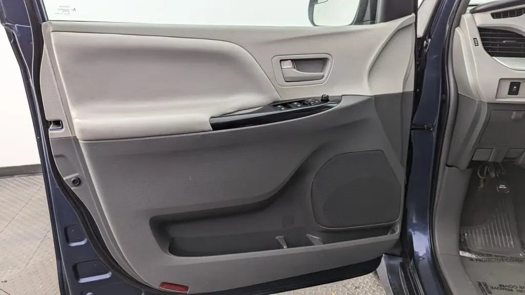 Florida Fine Cars - Used TOYOTA SIENNA 2019 MARGATE L