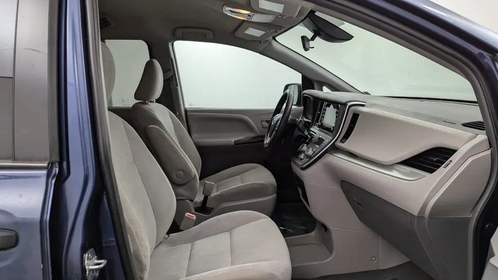 Florida Fine Cars - Used TOYOTA SIENNA 2019 MARGATE L