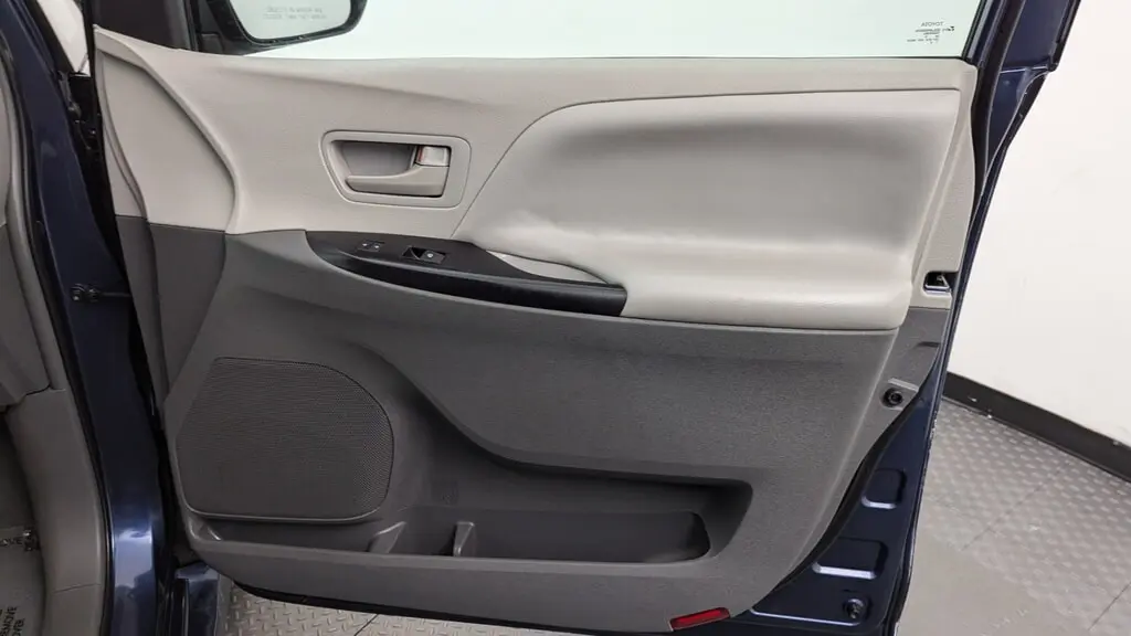 Florida Fine Cars - Used TOYOTA SIENNA 2019 MARGATE L