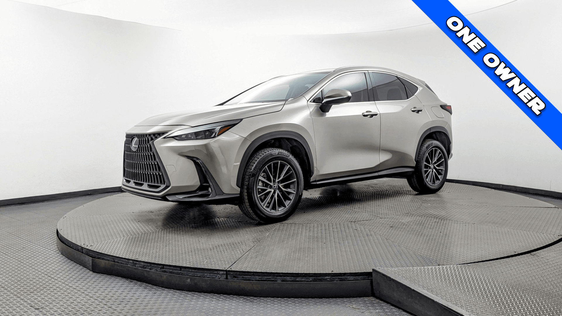 2024 Lexus NX 250's photo